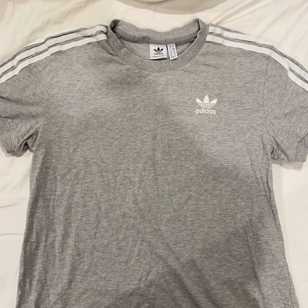 gray t shirt adidas